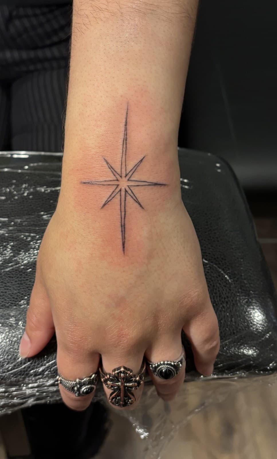 star hand tattoo by Taetyn Panagos